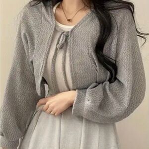 Chic Gray Women's Cropped Cardigan/Shrug